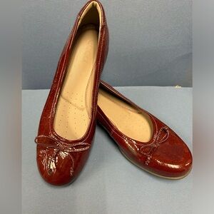 NEW ECCO red patent leather shoe